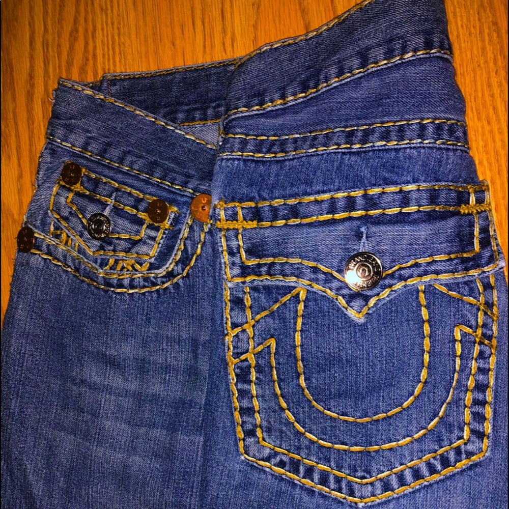 TRUE RELIGION JEANS SIZE 38!!